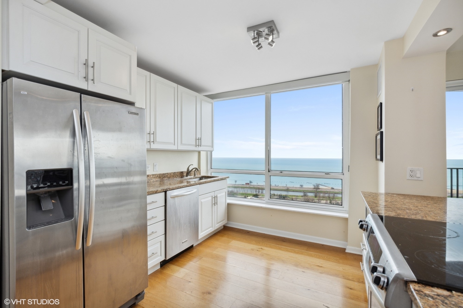 2020 N Lincoln Park West Unit: 32G