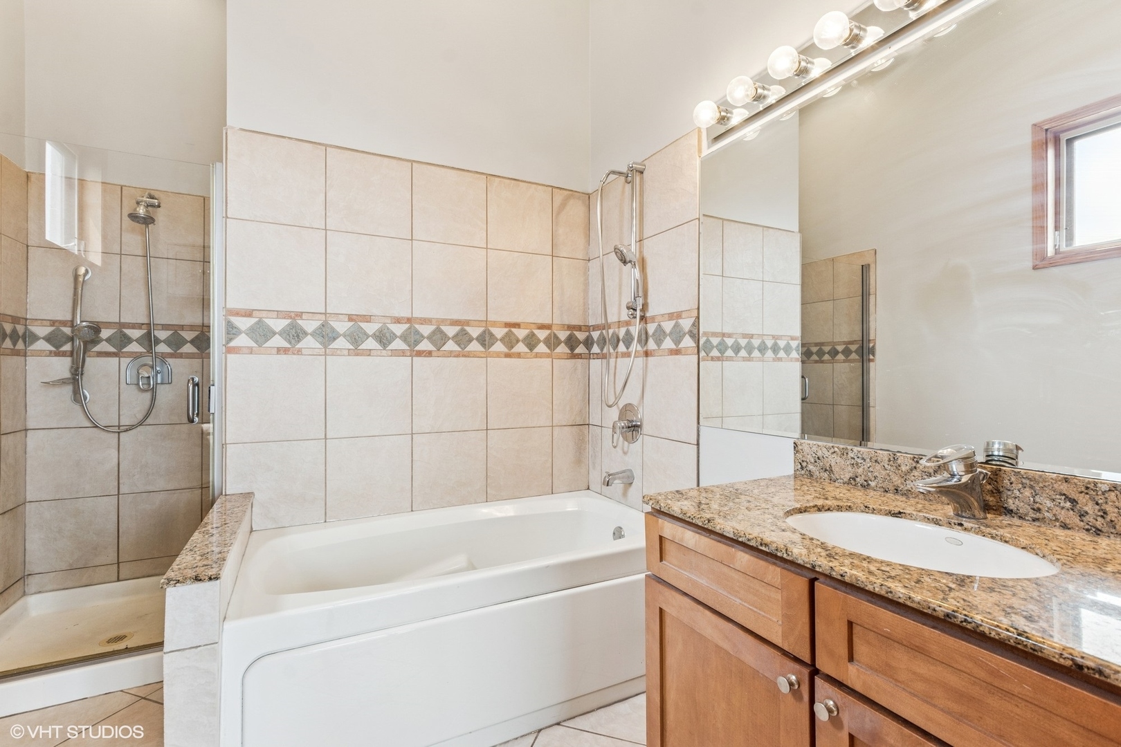 2538 W Flournoy Street Unit: 3