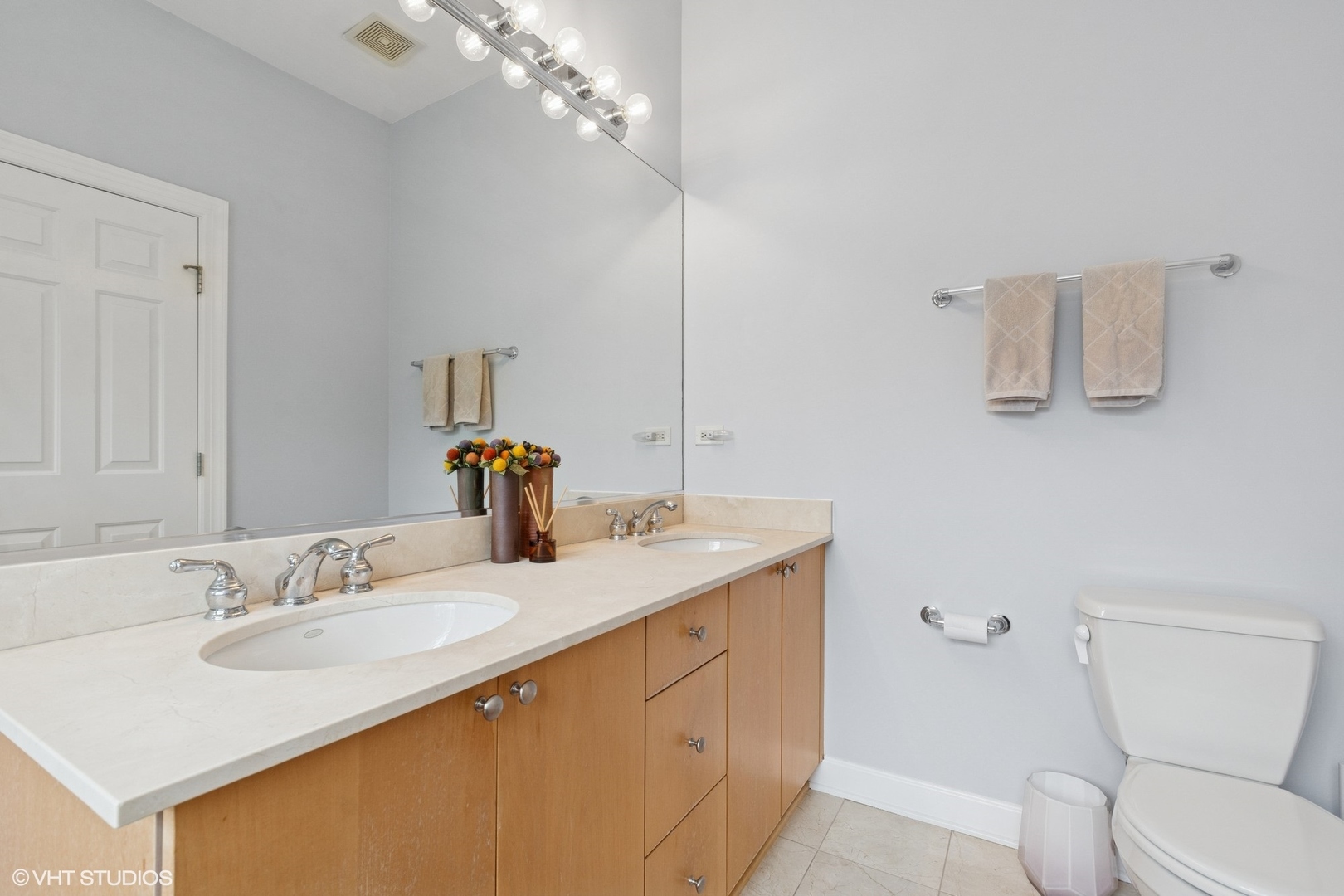 1931 N Campbell Avenue Unit: 2S