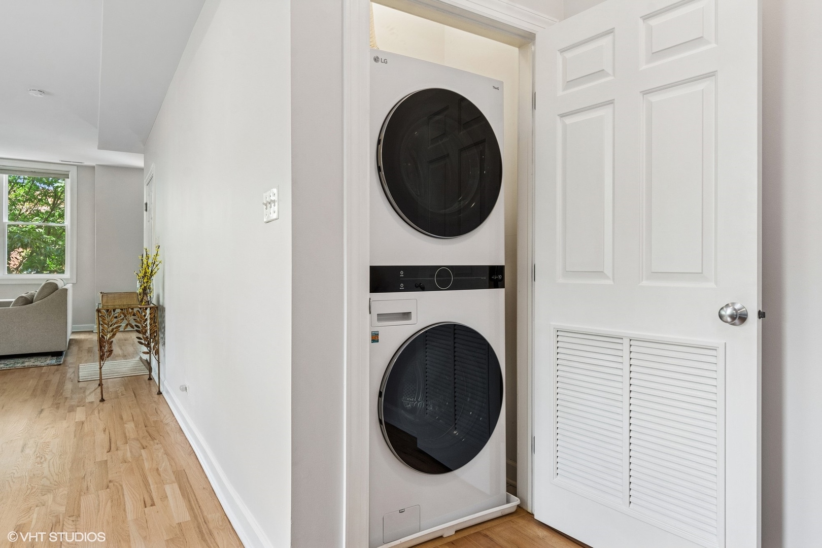 1931 N Campbell Avenue Unit: 2S