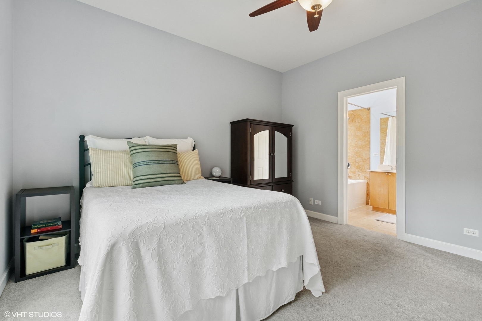 1931 N Campbell Avenue Unit: 2S
