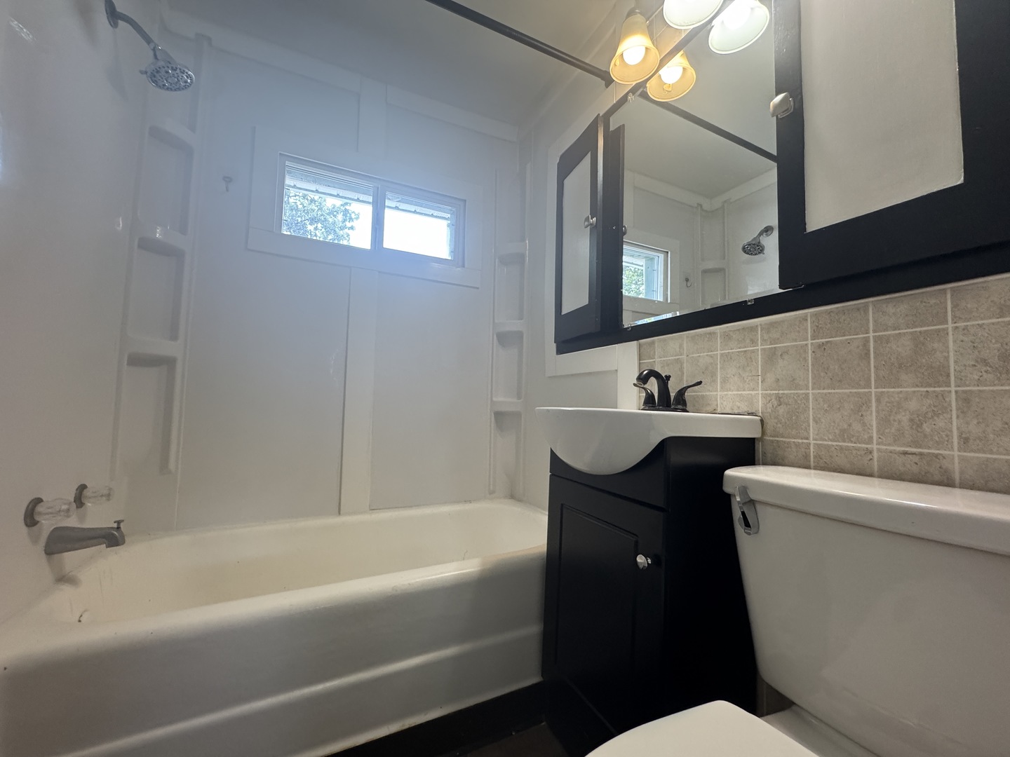 407 Holmes Street Unit: 2