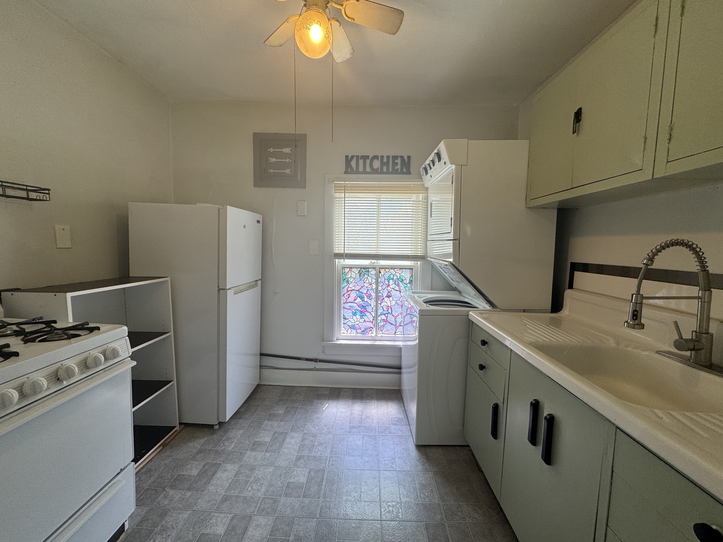 407 Holmes Street Unit: 2