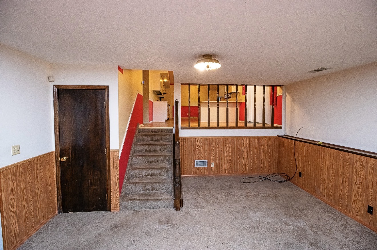 911 COLONADE Road