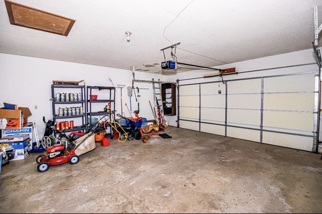 911 COLONADE Road