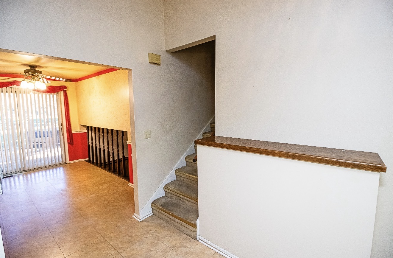 911 COLONADE Road