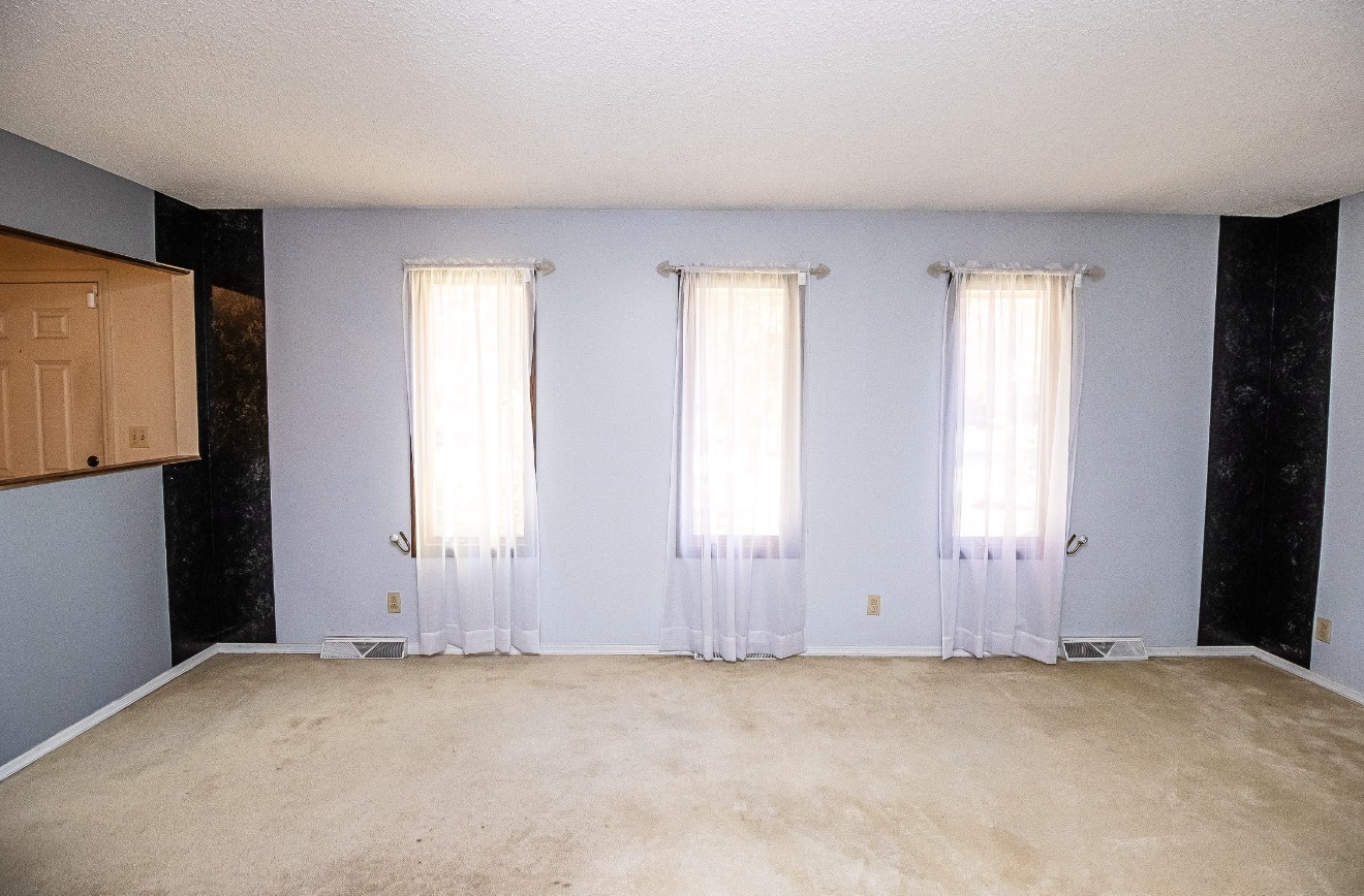 911 COLONADE Road