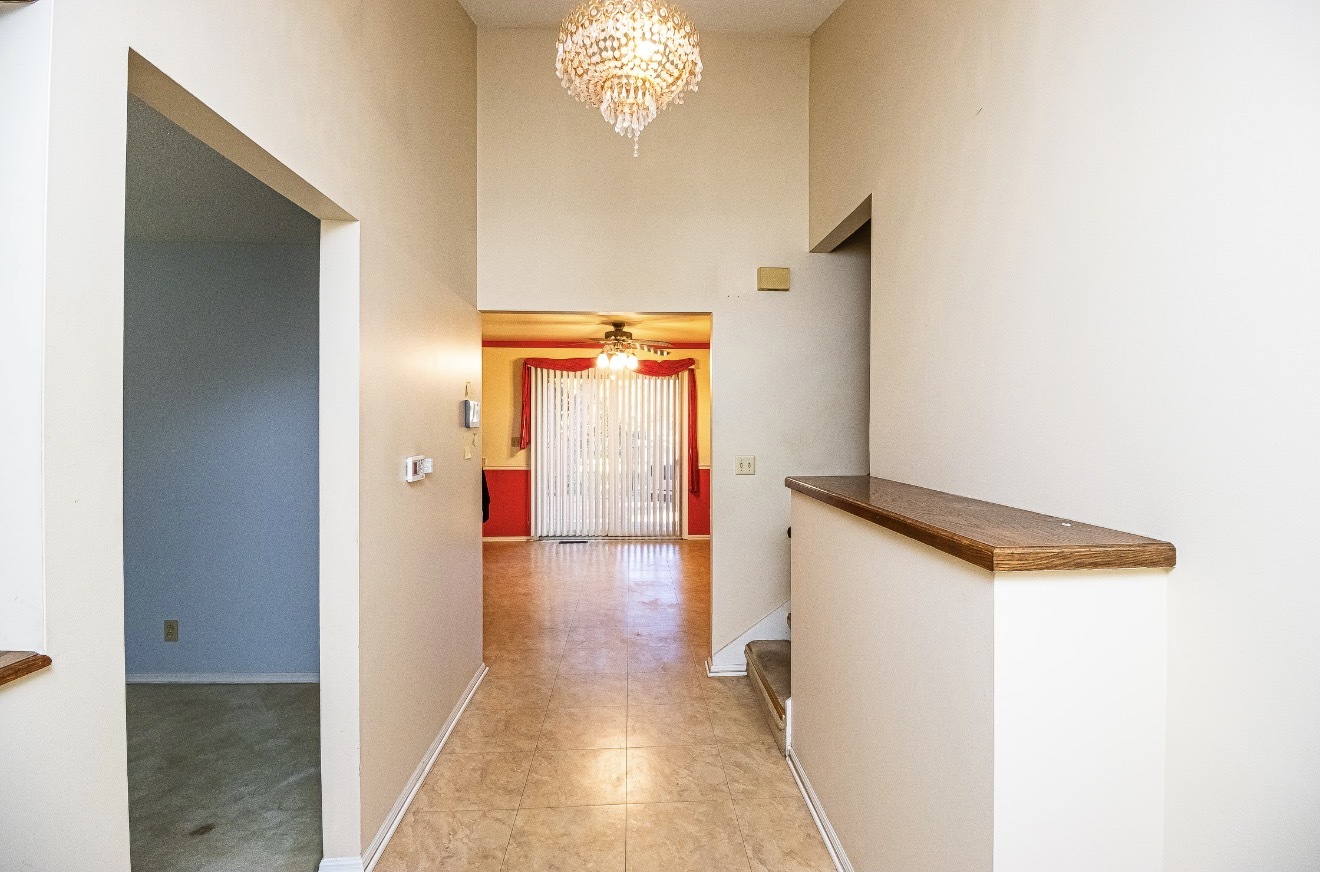 911 COLONADE Road