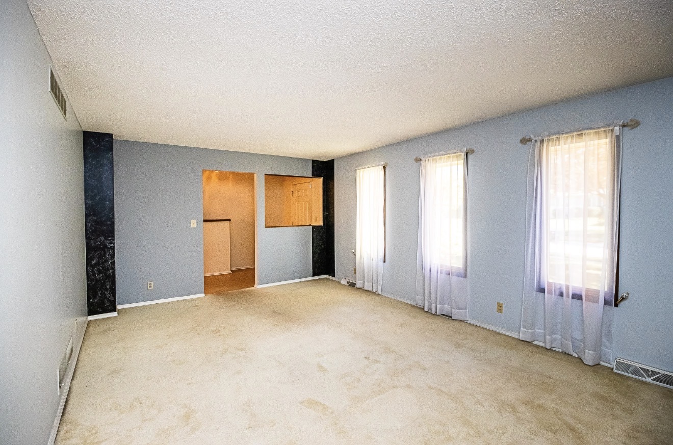 911 COLONADE Road