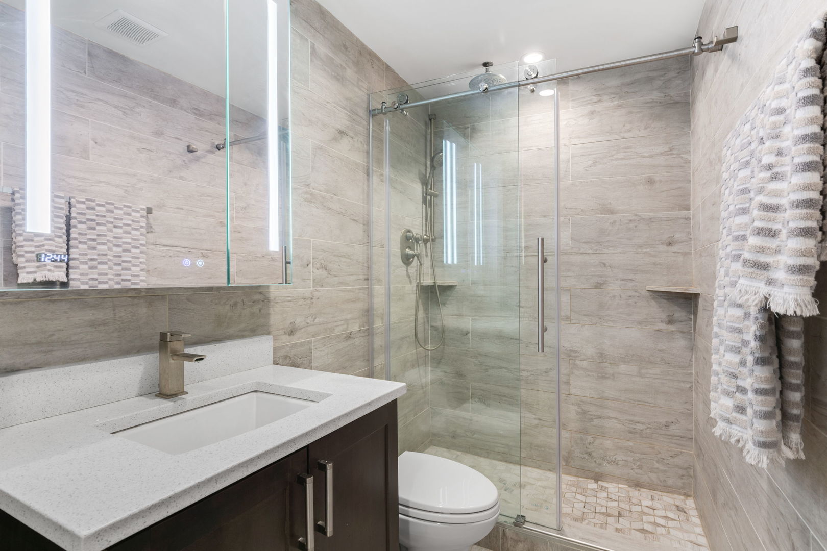 5415 N Sheridan Road Unit: 4010