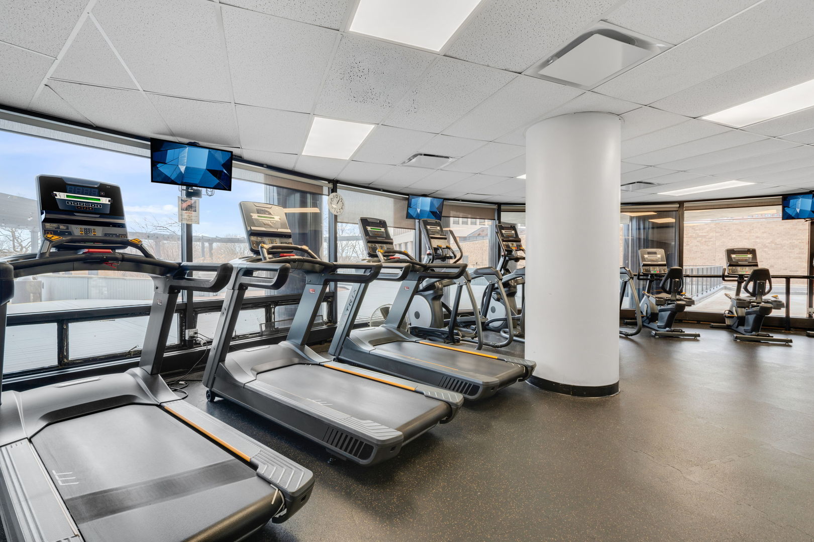 5415 N Sheridan Road Unit: 4010