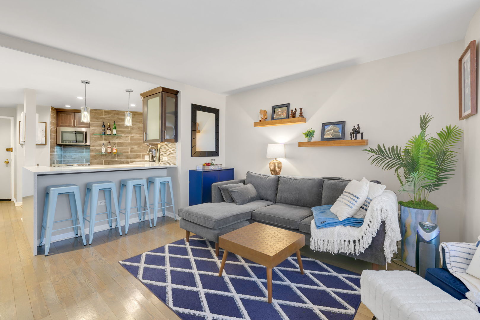 5415 N Sheridan Road Unit: 4010