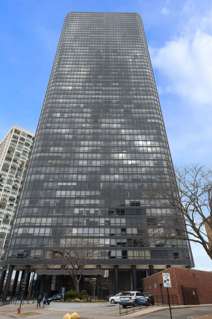 5415 N Sheridan Road Unit: 4010
