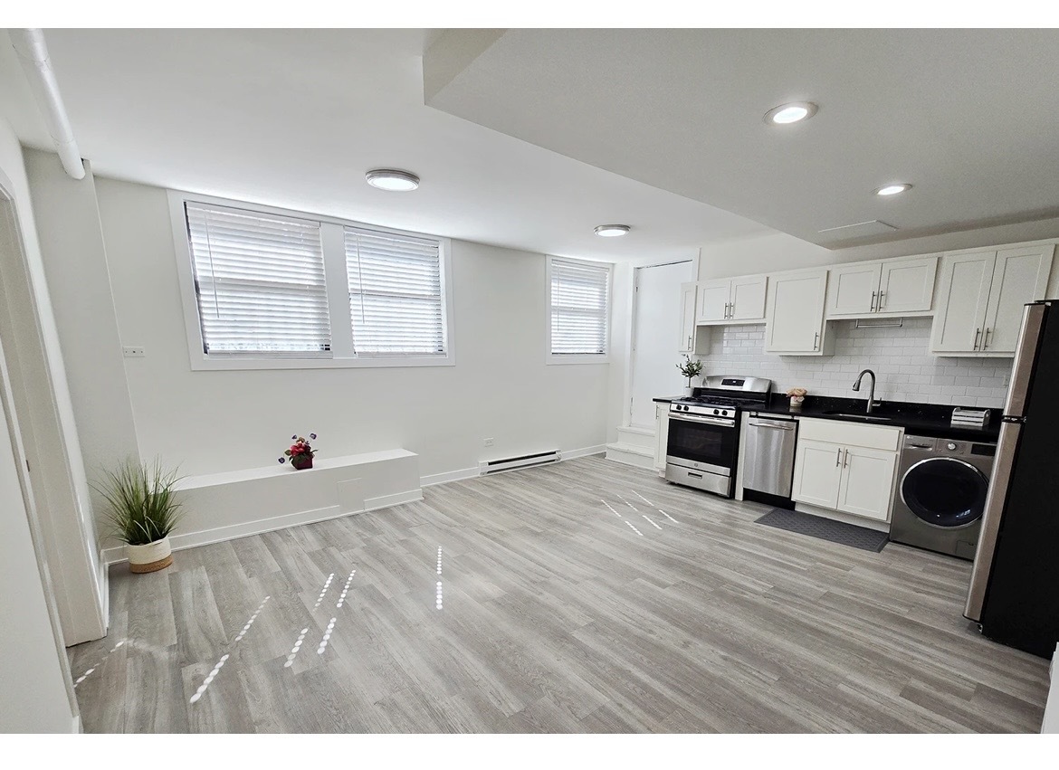732 W Roscoe Street Unit: SGA