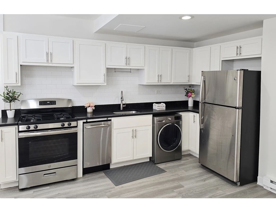 732 W Roscoe Street Unit: SGA