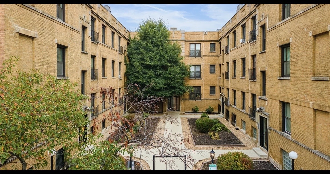 732 W Roscoe Street Unit: SGA