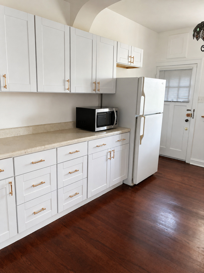7348 N Ridge Boulevard Unit: 13B