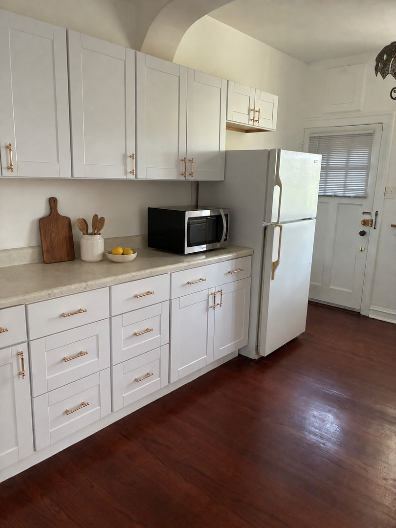 7348 N Ridge Boulevard Unit: 13B