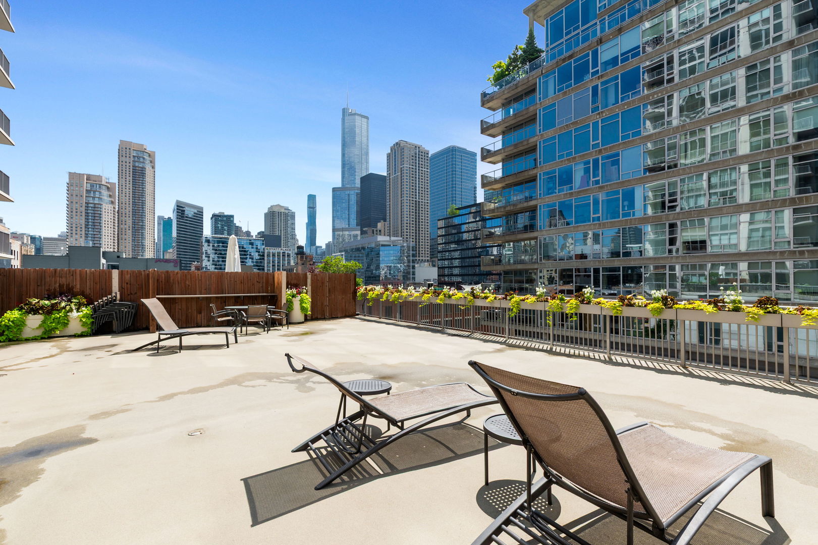 200 W Grand Avenue Unit: 1801