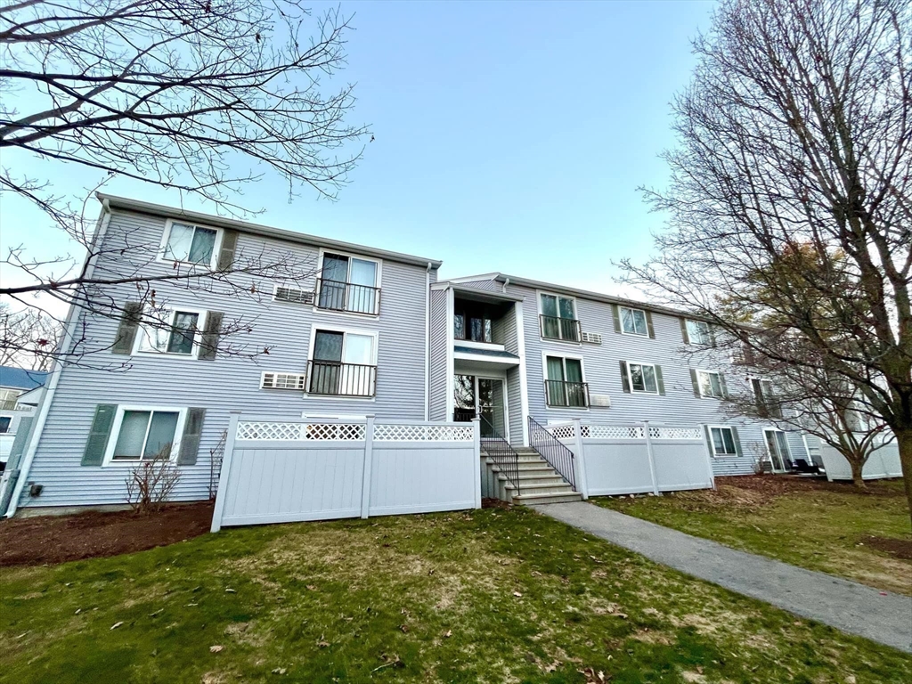 6 Village Rock Ln # 14