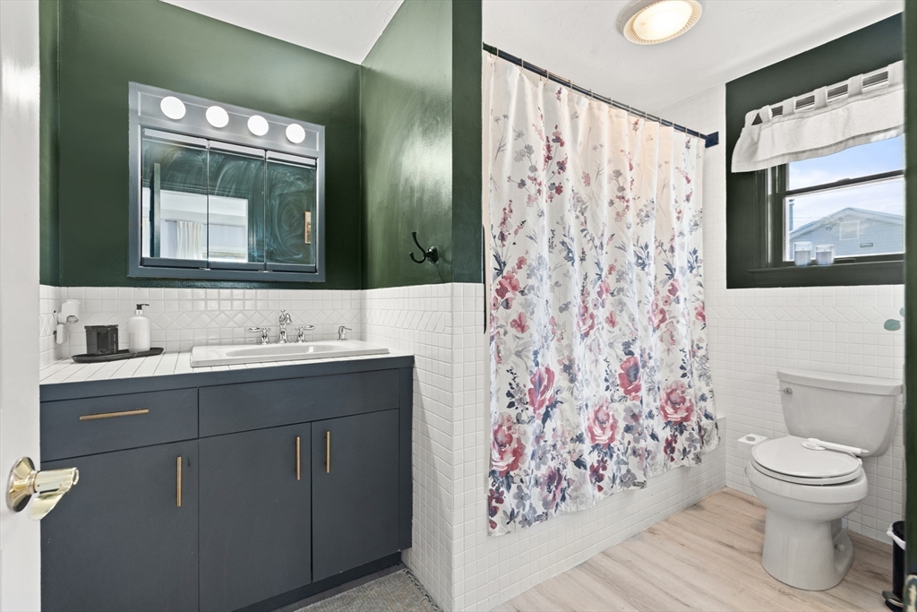 17 John F Kennedy Ave