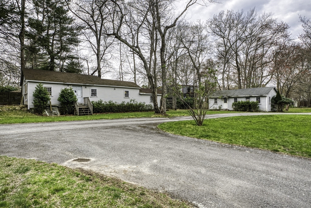 1641/1645 Main Street