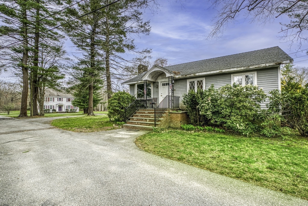 1641/1645 Main Street