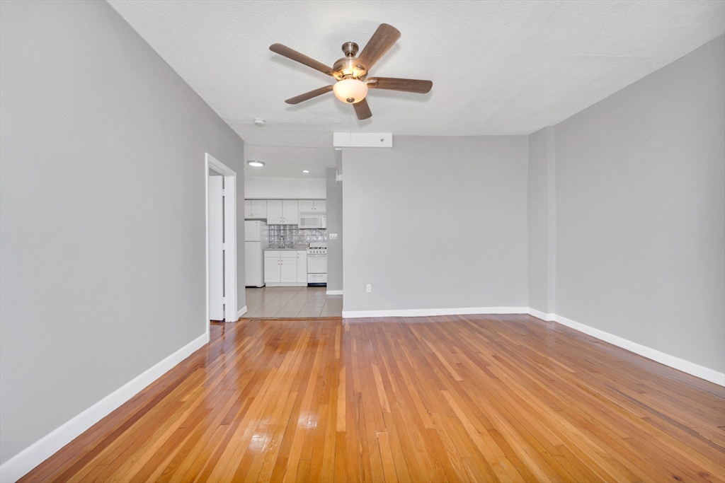 285 Lynn Shore Drive Unit: 207