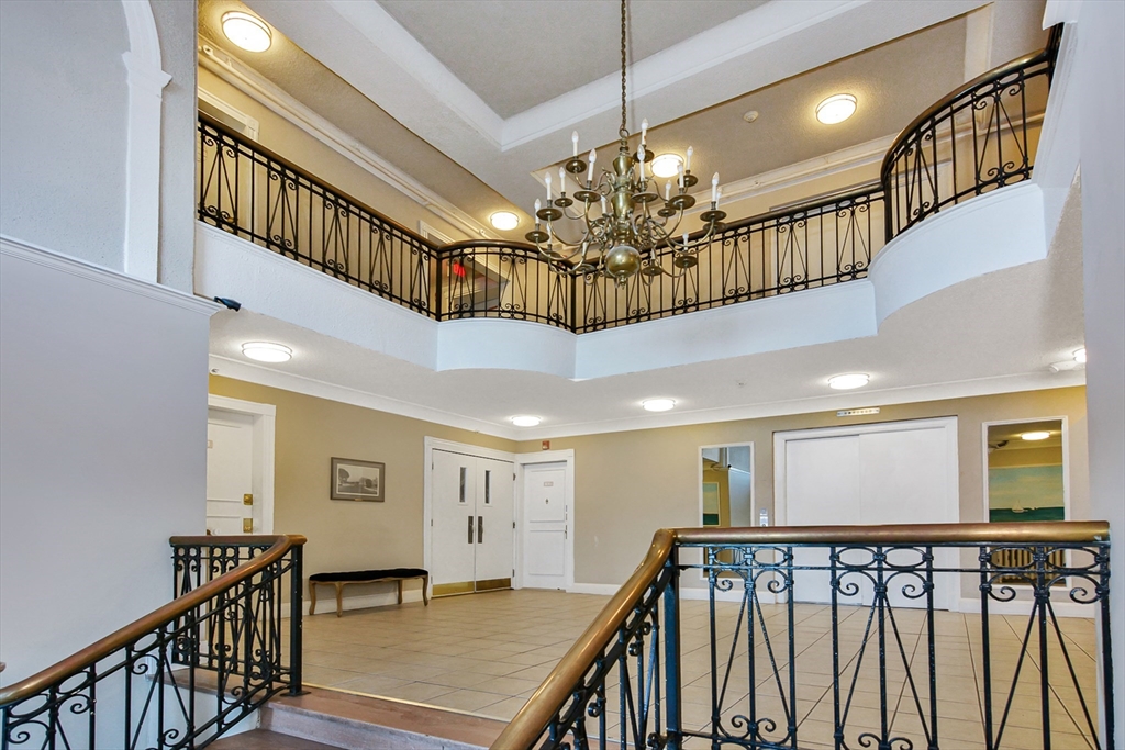 285 Lynn Shore Drive Unit: 207