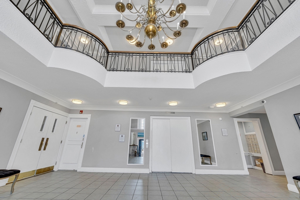 285 Lynn Shore Drive Unit: 207