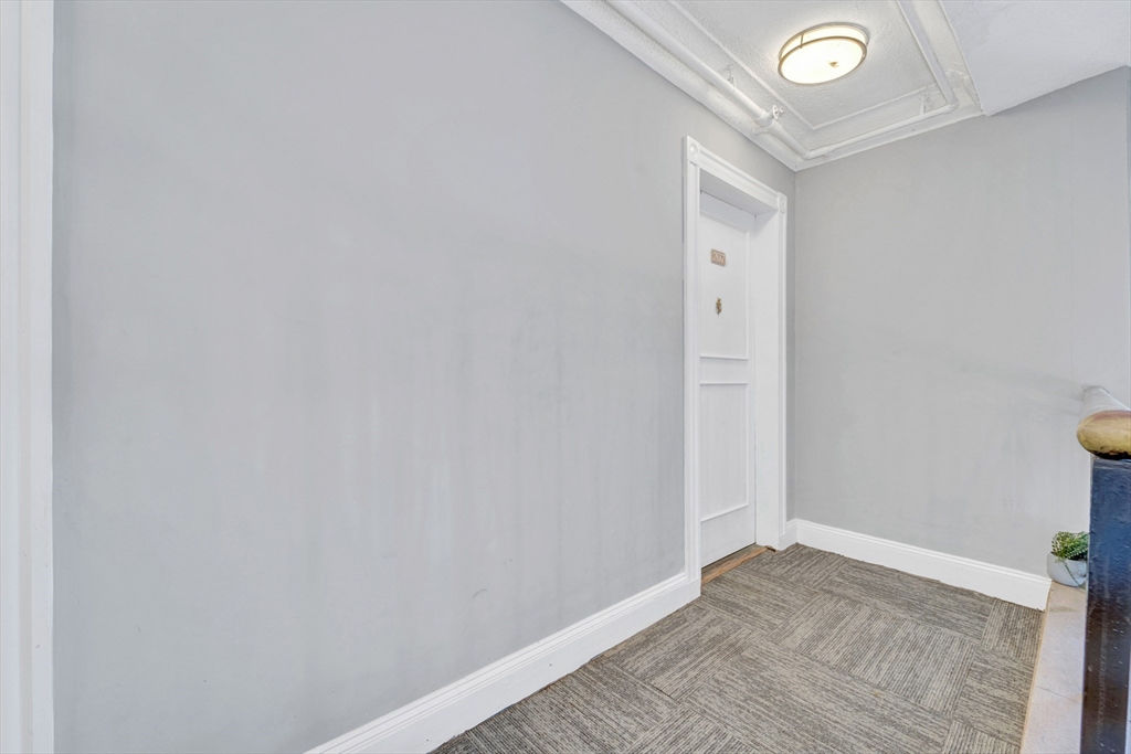 285 Lynn Shore Drive Unit: 207