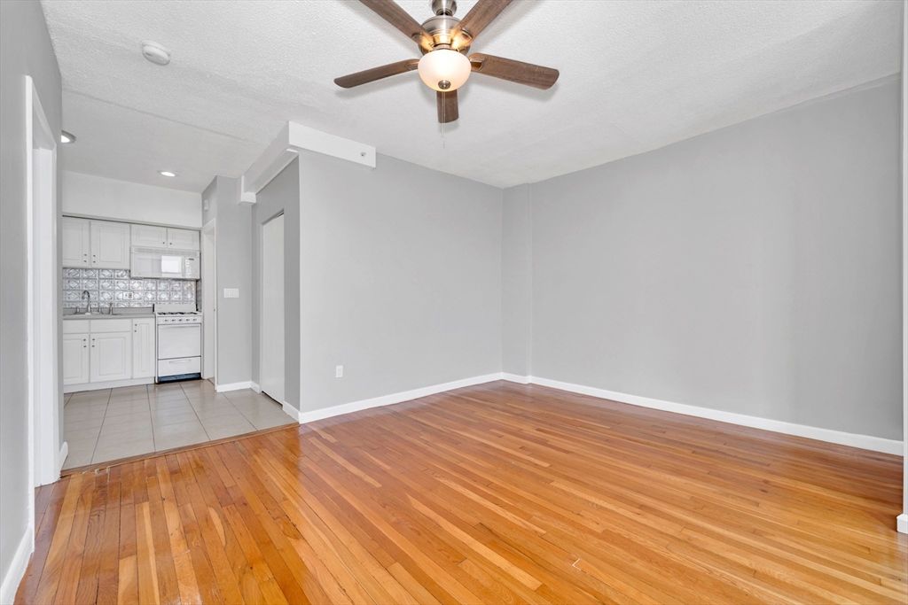 285 Lynn Shore Drive Unit: 207