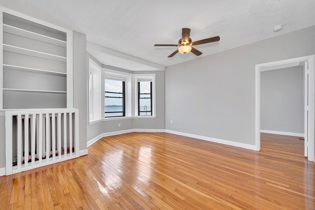 285 Lynn Shore Drive Unit: 207