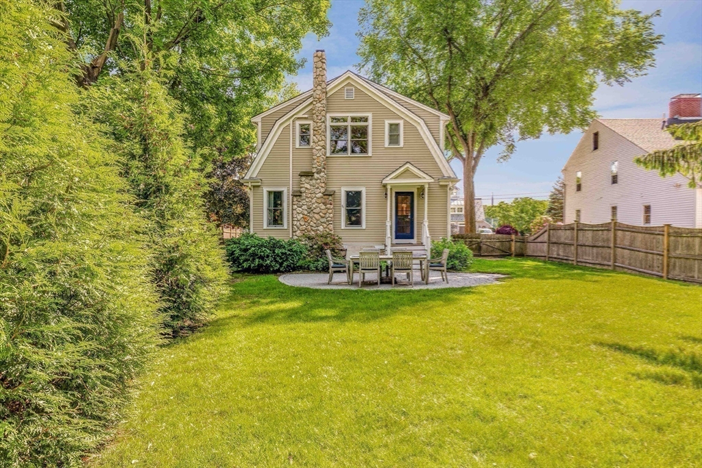498 Main St