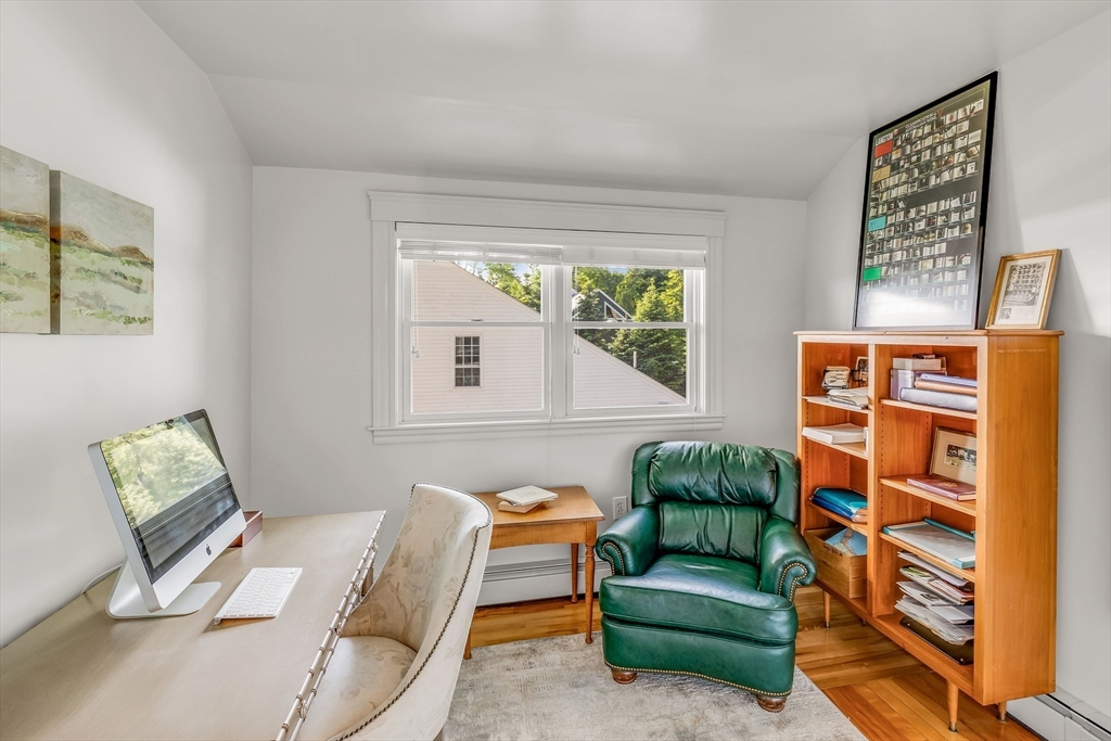 498 Main St