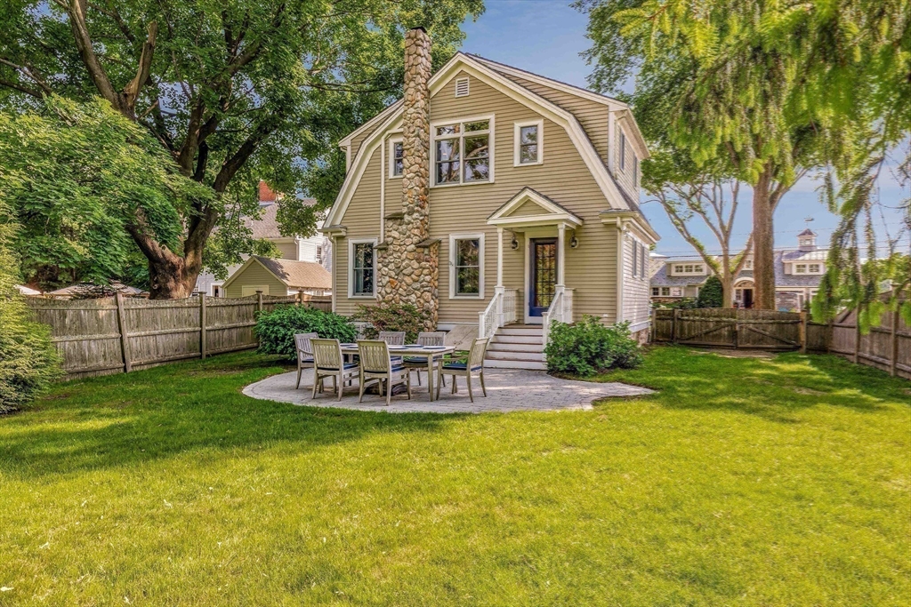 498 Main St