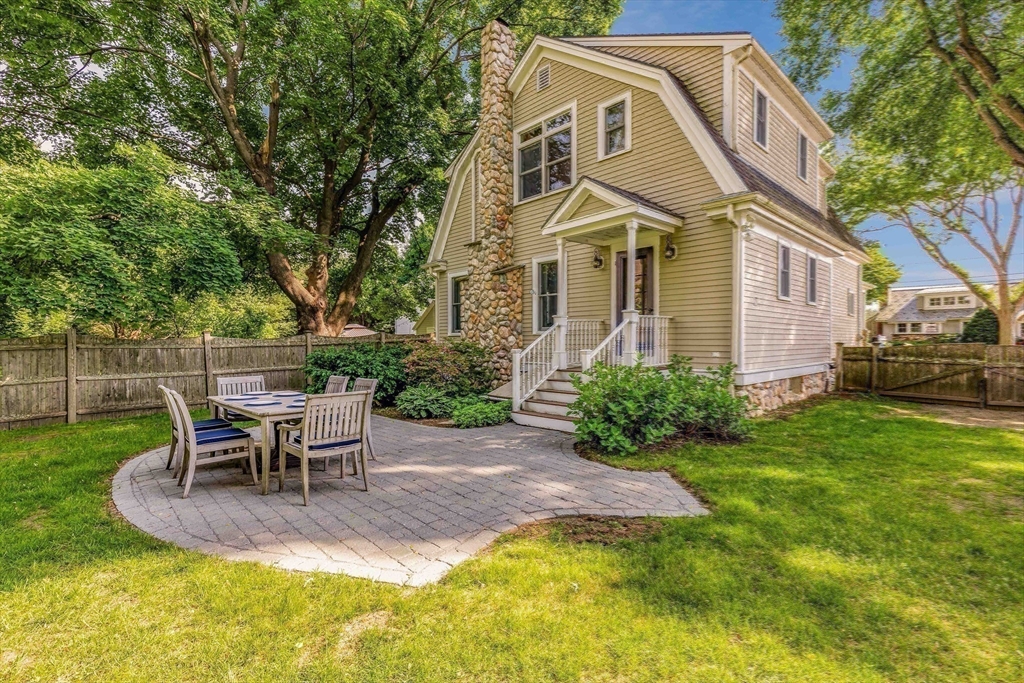 498 Main St