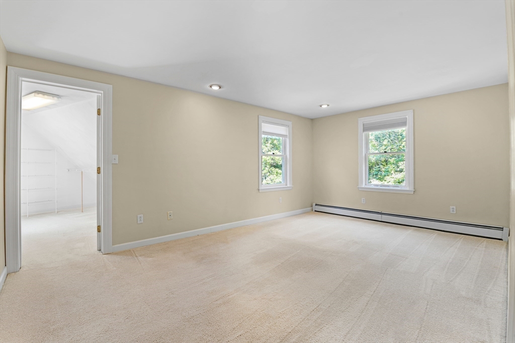 9 Plummers Ln