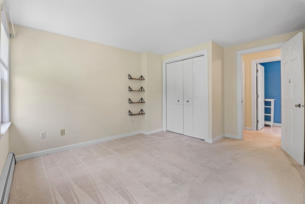 9 Plummers Ln