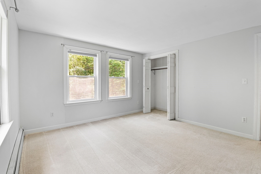 9 Plummers Ln