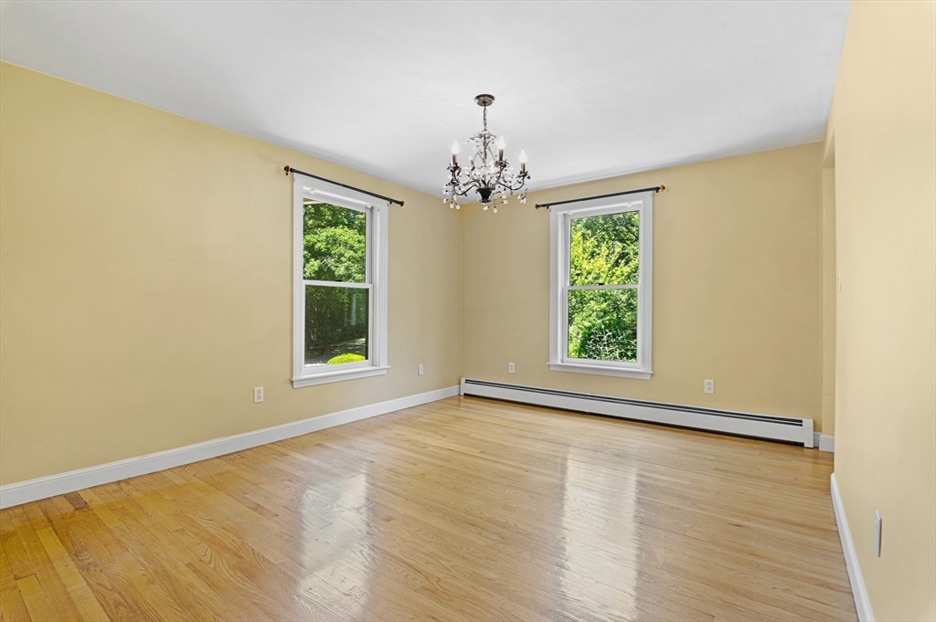 9 Plummers Ln