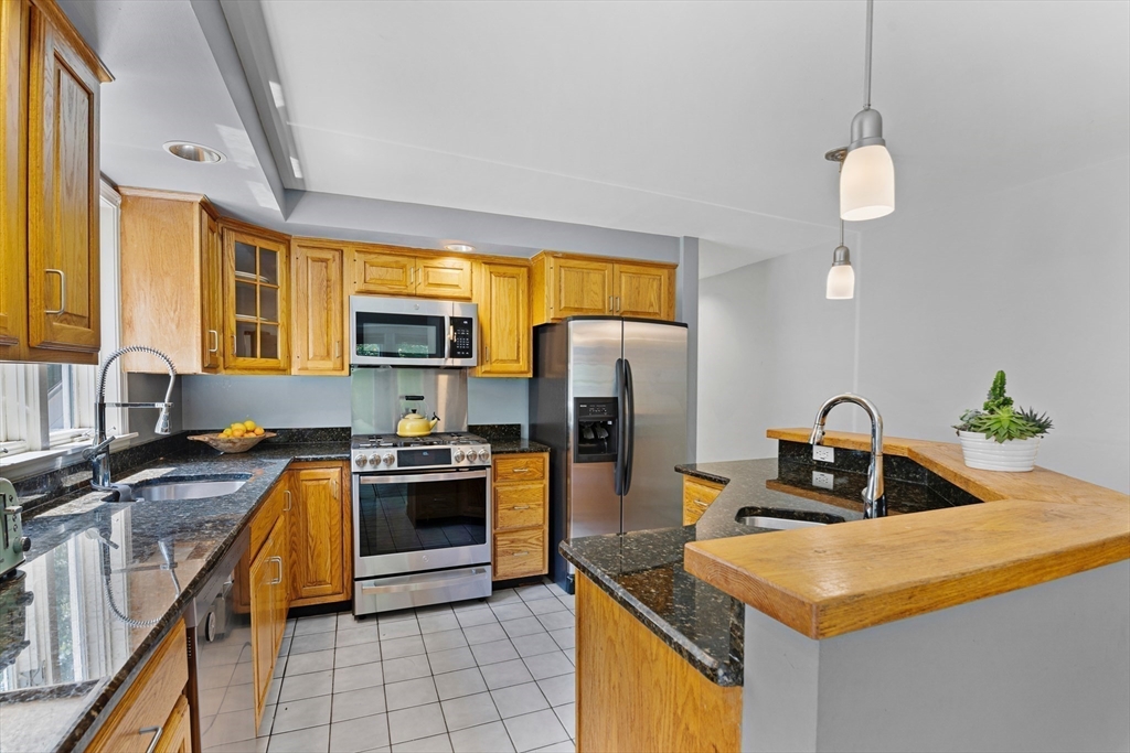 9 Plummers Ln