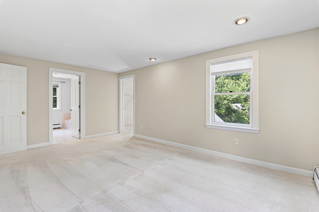 9 Plummers Ln