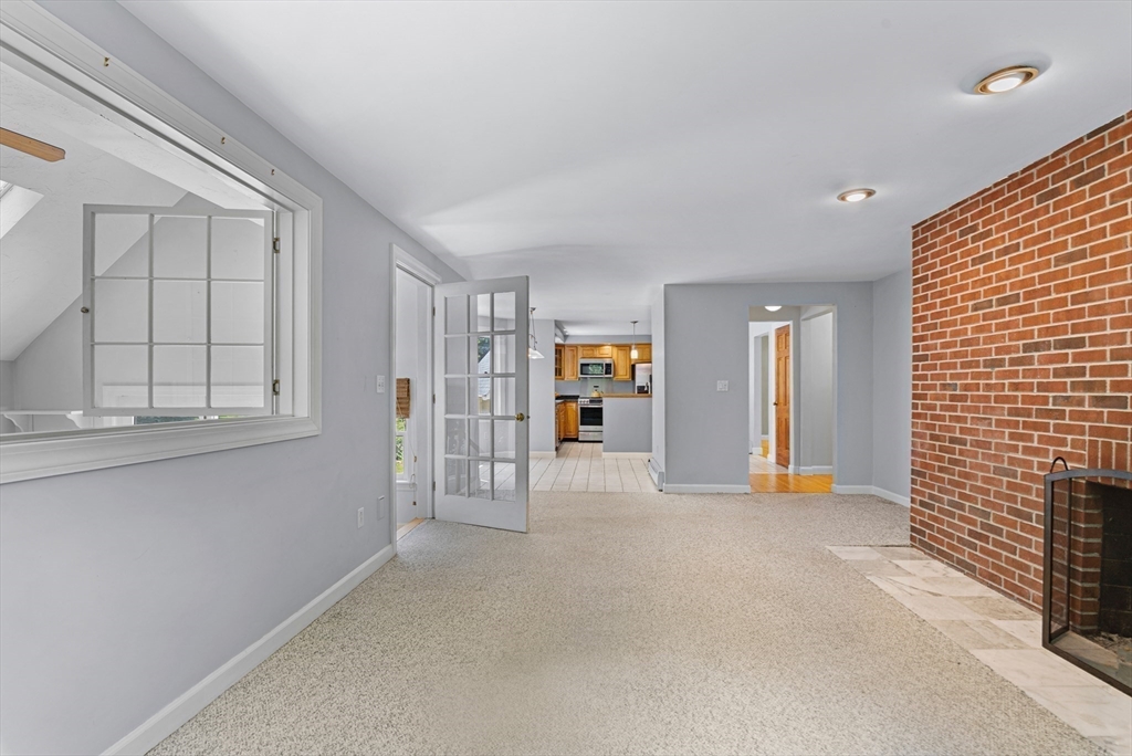 9 Plummers Ln