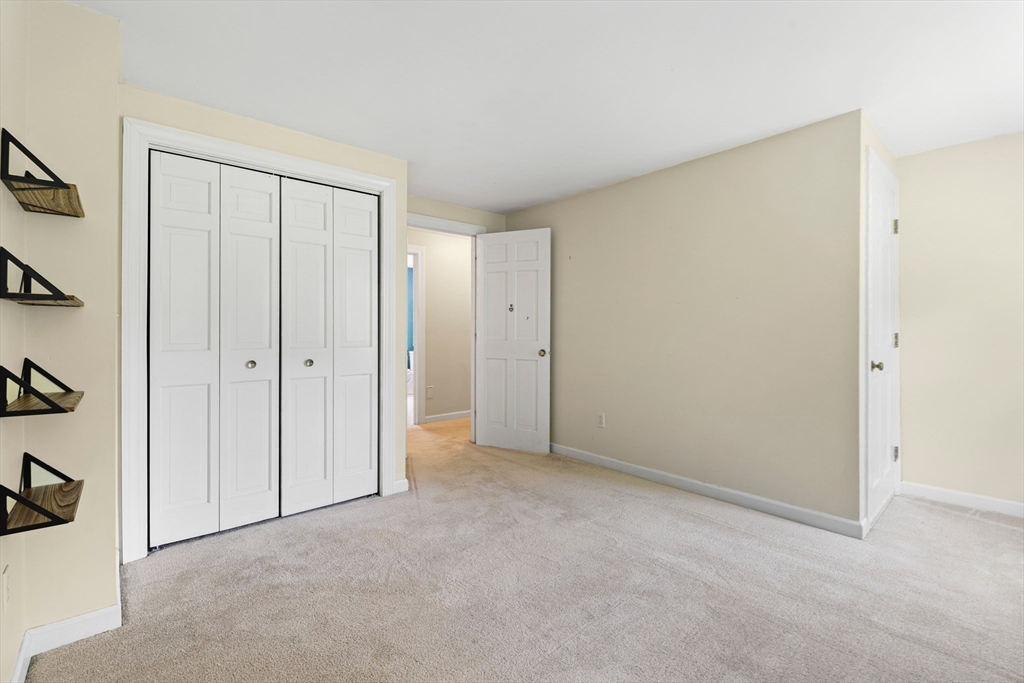 9 Plummers Ln