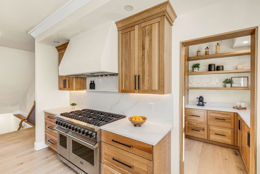 12 Roosevelt Pl - Open House: This Sat: 11-1PM / Sun: 2-4PM