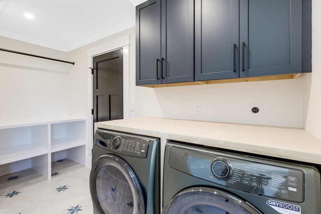 12 Roosevelt Pl
