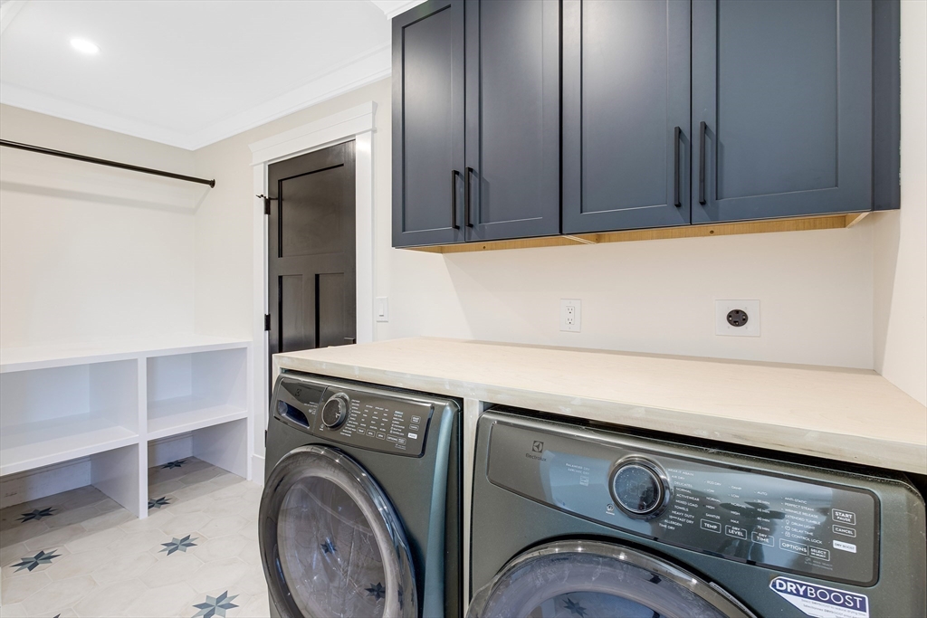 12 Roosevelt Pl - Open House: This Sat: 11-1PM / Sun: 2-4PM