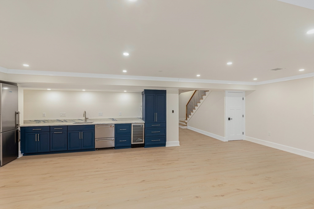 12 Roosevelt Pl