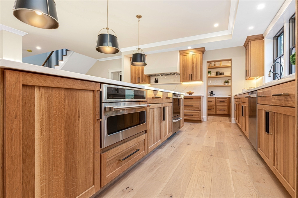 12 Roosevelt Pl - Open House: This Sat: 11-1PM / Sun: 2-4PM